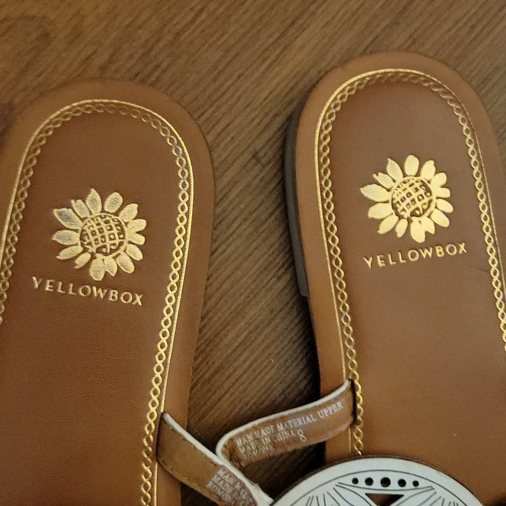YELLOWBOX ROMONA white with gold beaded sandals slides rubber soles SZ 8 EUC… - Picture 3 of 7